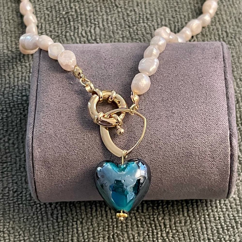 Beaded pearl Necklace Heart shape pendant NWT